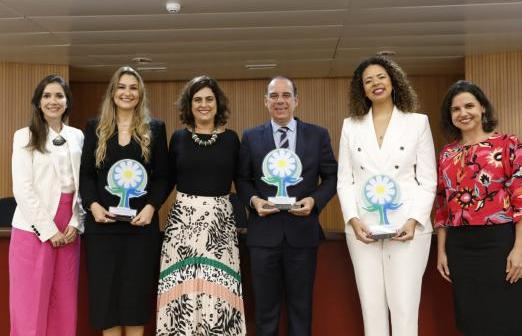 Ajufe participa da entrega do Prêmio Margarida de Boas Práticas em Equidade de Gênero no TRF5